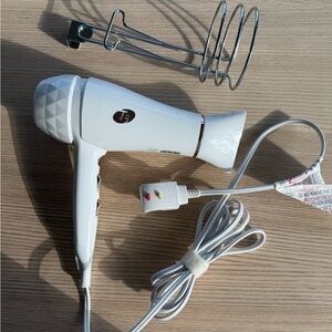 T3 Featherweight 2 Hair Dryer with a hanger